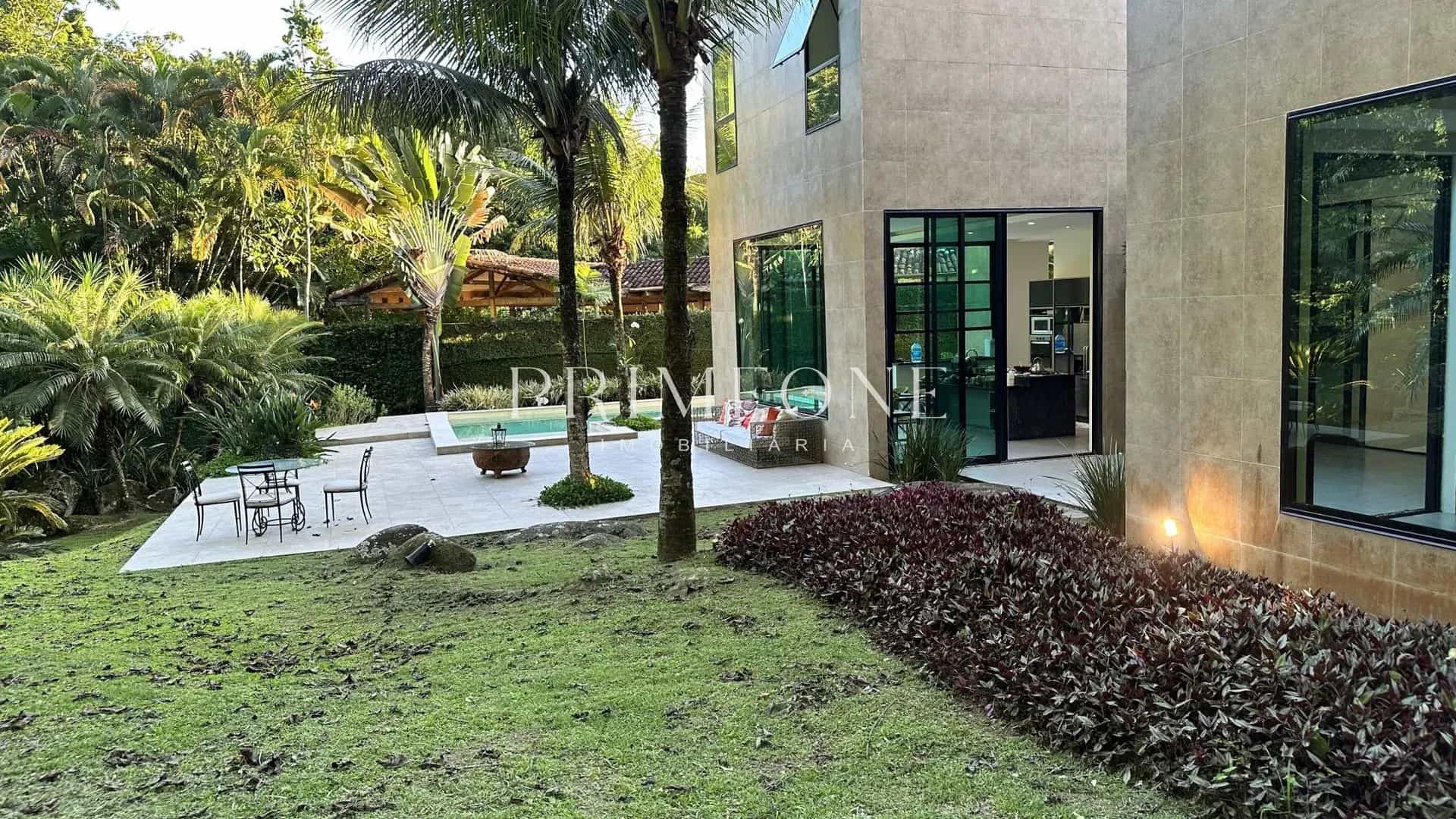 Condomínio Águas do Itanhangá - foto de fundo