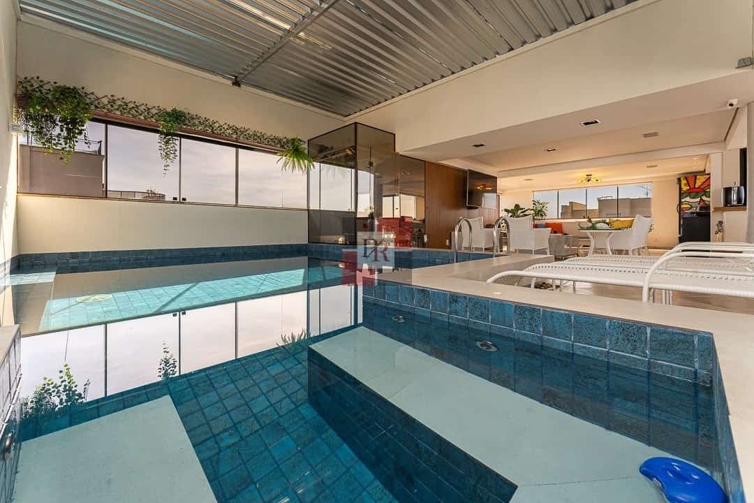 Cobertura a Venda Em Moema Piscina