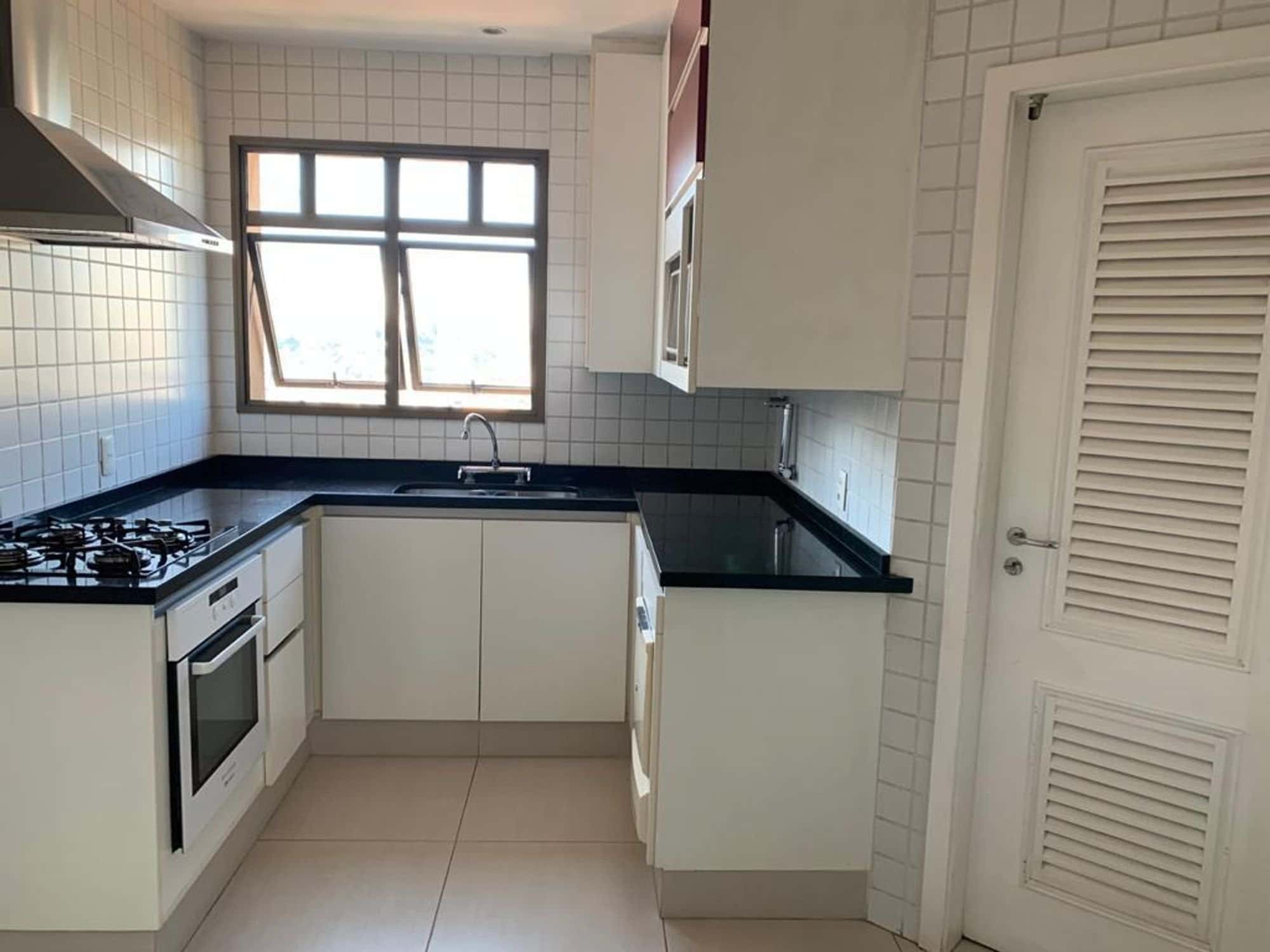 Praça dos Pinheiros - imagem 3