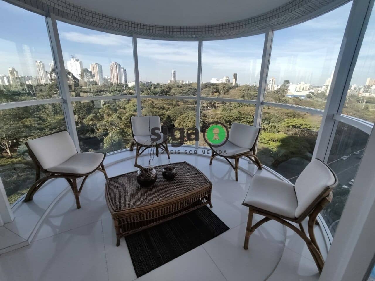 Tiffany Anália Franco - foto principal