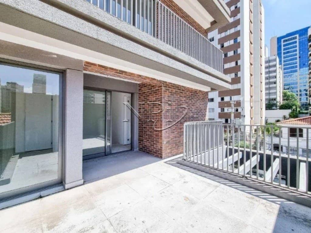 B Long Moema - foto principal