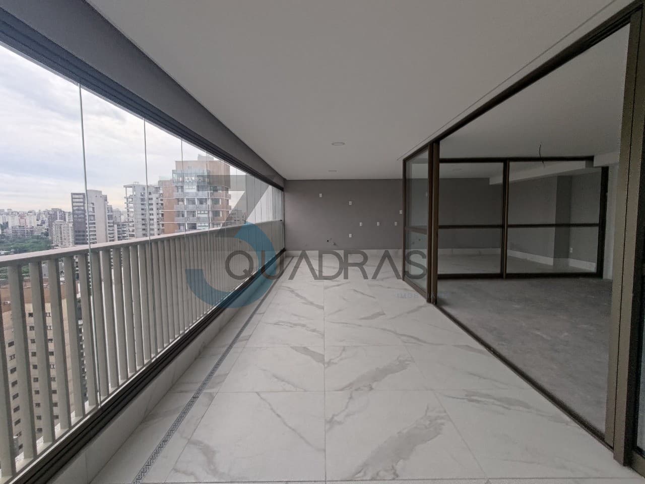 Patrio Ibirapuera Eztec
