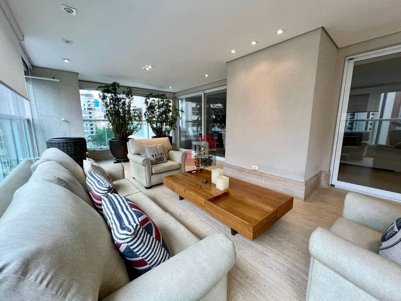 Hemisphere Juriti 73 Hemisphere Juriti 73 - foto principal