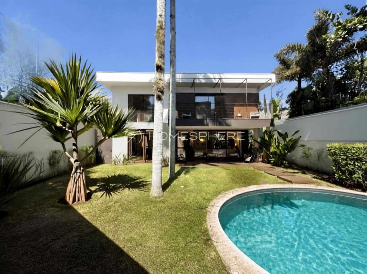 CASA TEIXEIRA PINTO Quintal com piscina CASA TEIXEIRA PINTO Quintal com piscina