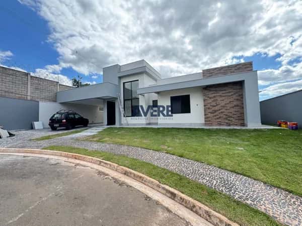 Casa em Condominio com 3 quartos em Chácaras Silvania, Valinhos — Condomínio Tabapuã - foto 1 Casa em Condominio com 3 quartos em Chácaras Silvania, Valinhos — Condomínio Tabapuã - foto 1