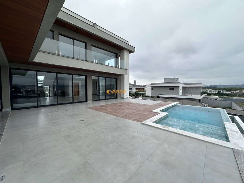 Colinas do Paratehy Urbanova Colinas do Paratehy Urbanova Varanda com piscina