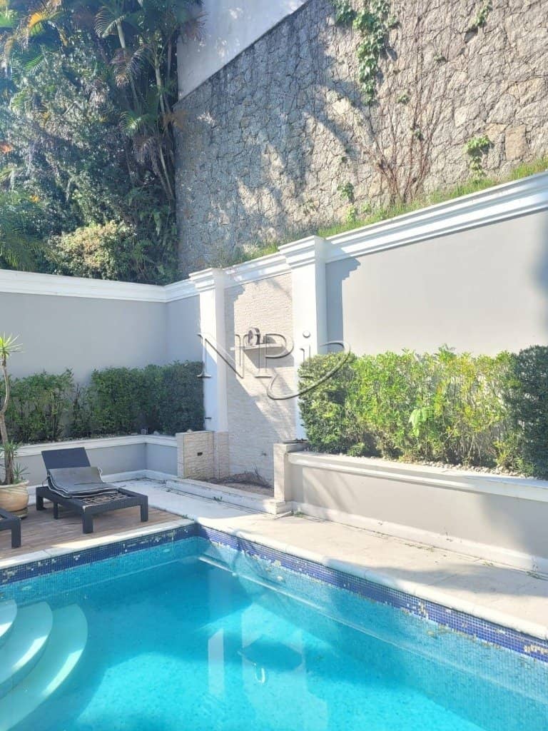 Alpha Zero Alphaville Alpha Zero Alphaville - foto principal